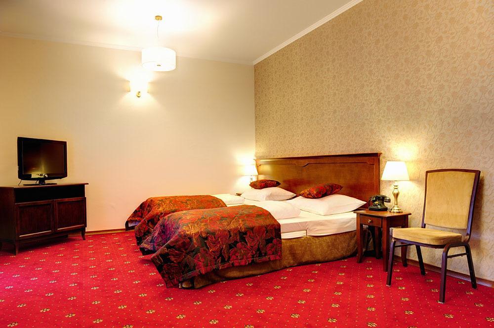 Hotel Kazimierski Zdroj Janowiec Exteriér fotografie